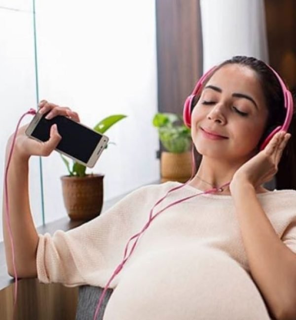 garbh-sansakr-music-during-pregnancy(2)